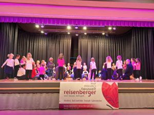 Dance4Kids-Weihnachtsaufführungen
